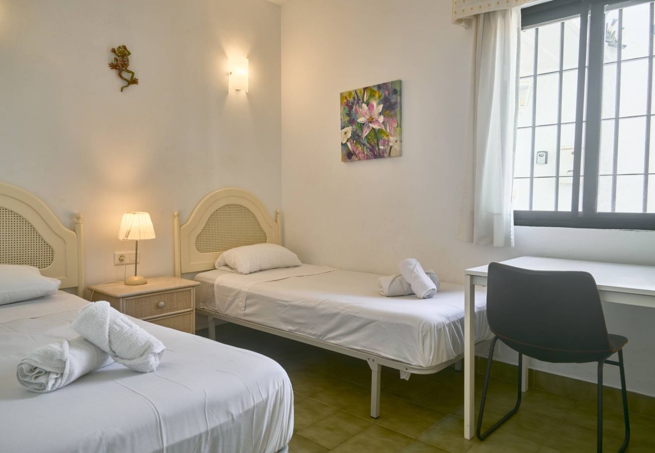 Casa adosada en Nerja - Casablanca 9: Dúplex con Terrazas en Varios Niveles, Vistas al Mar y Atardecer