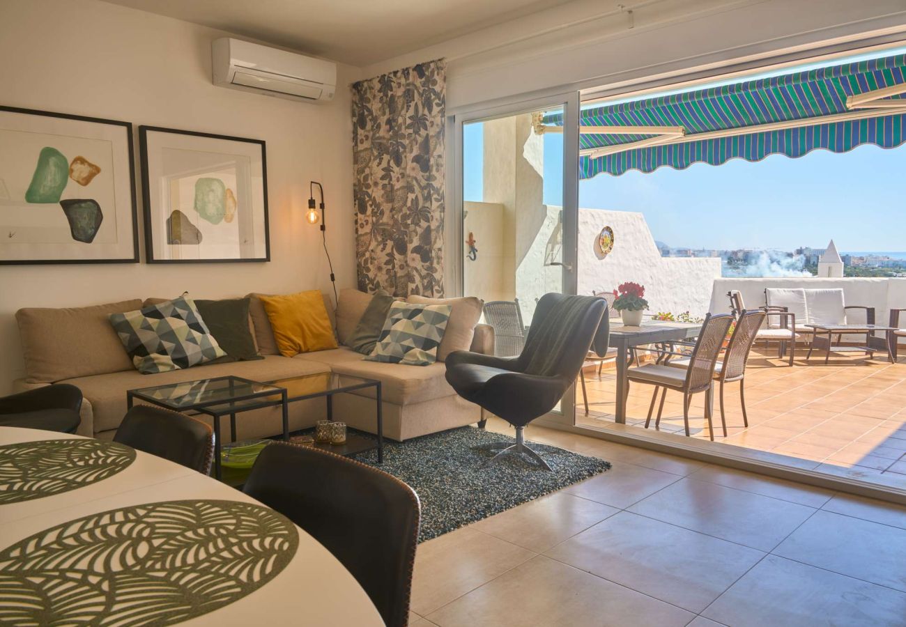 Casa adosada en Nerja - Casablanca 9: Dúplex con Terrazas en Varios Niveles, Vistas al Mar y Atardecer