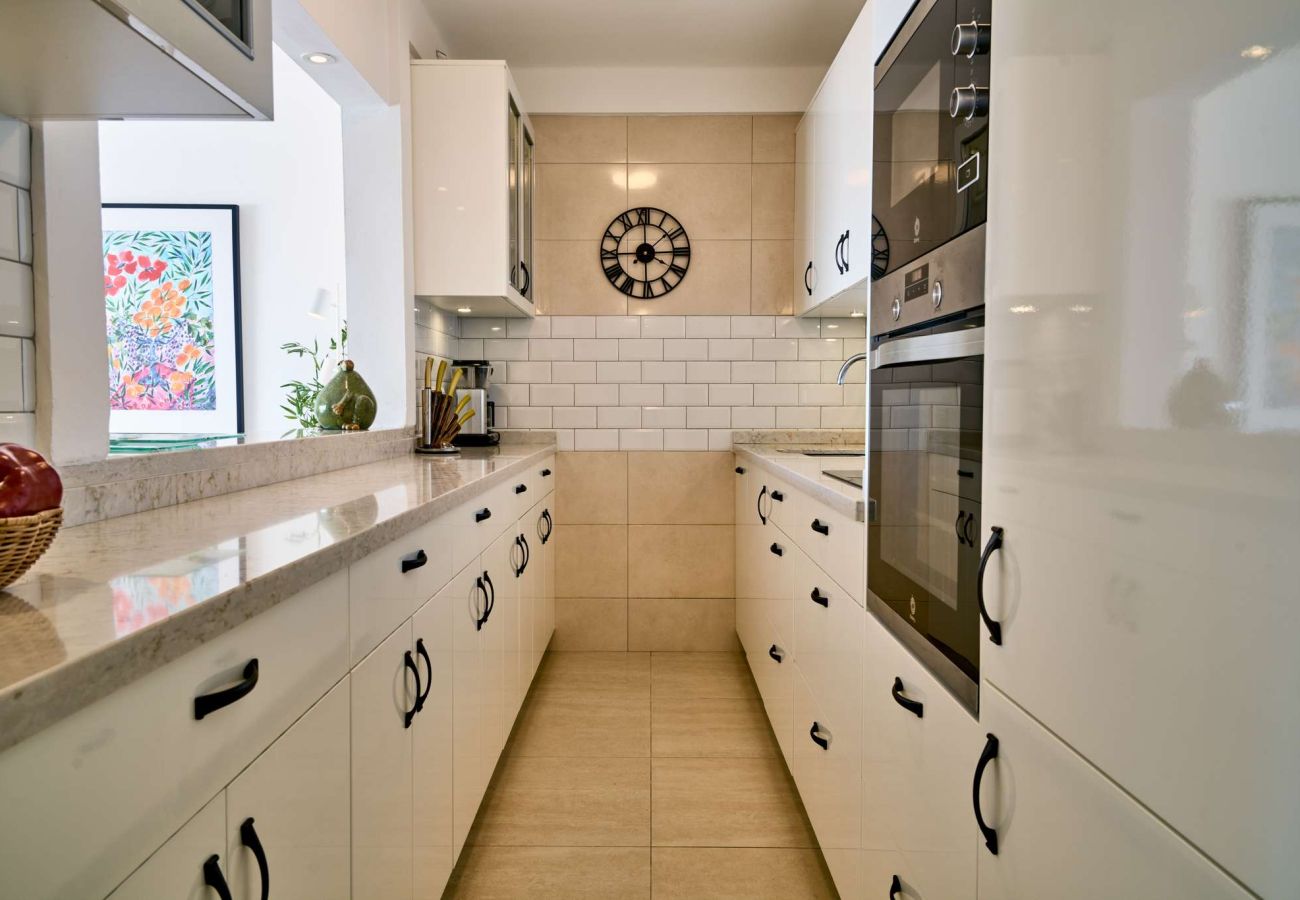 Casa adosada en Nerja - Casablanca 9: Dúplex con Terrazas en Varios Niveles, Vistas al Mar y Atardecer