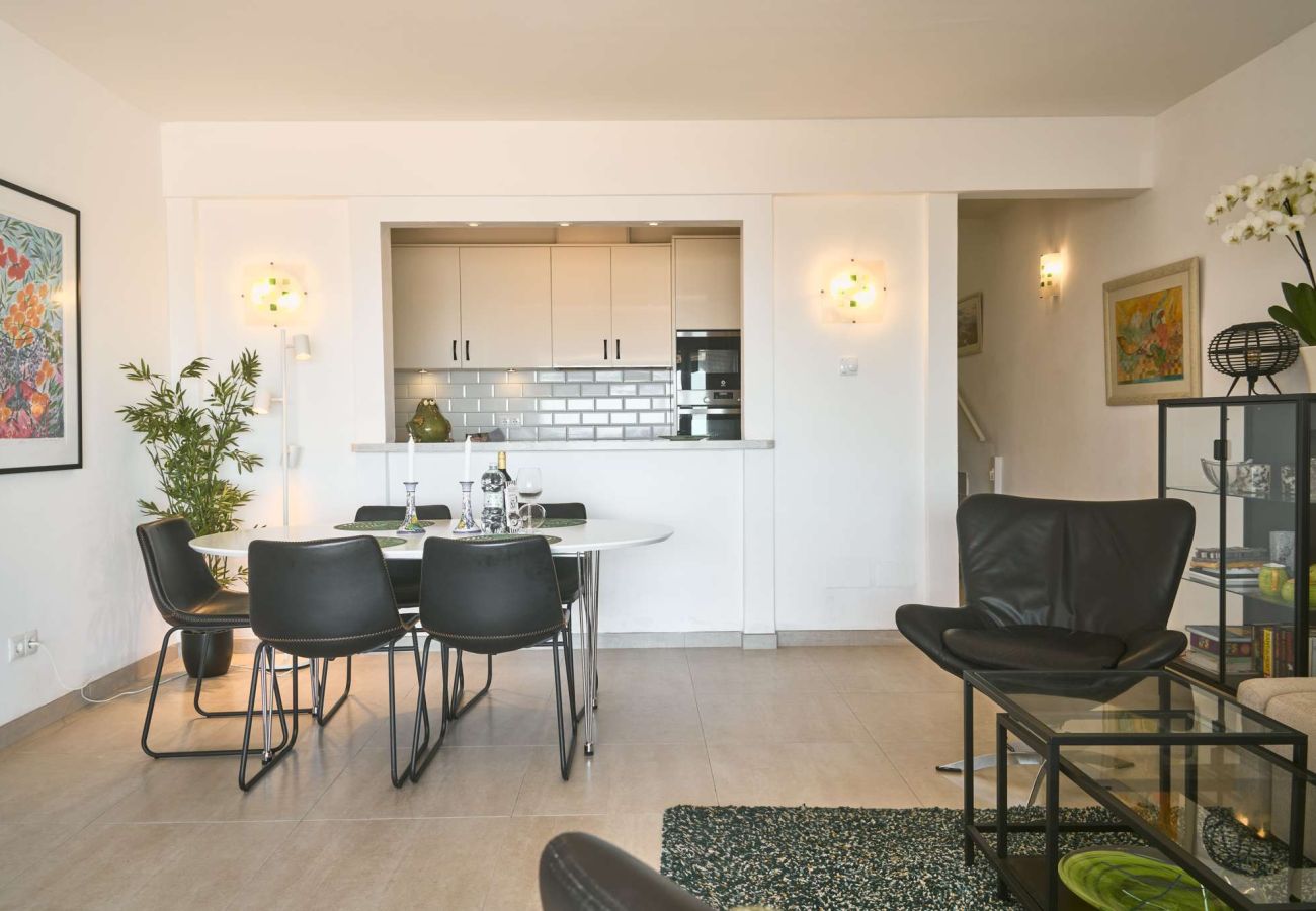 Casa adosada en Nerja - Casablanca 9: Dúplex con Terrazas en Varios Niveles, Vistas al Mar y Atardecer