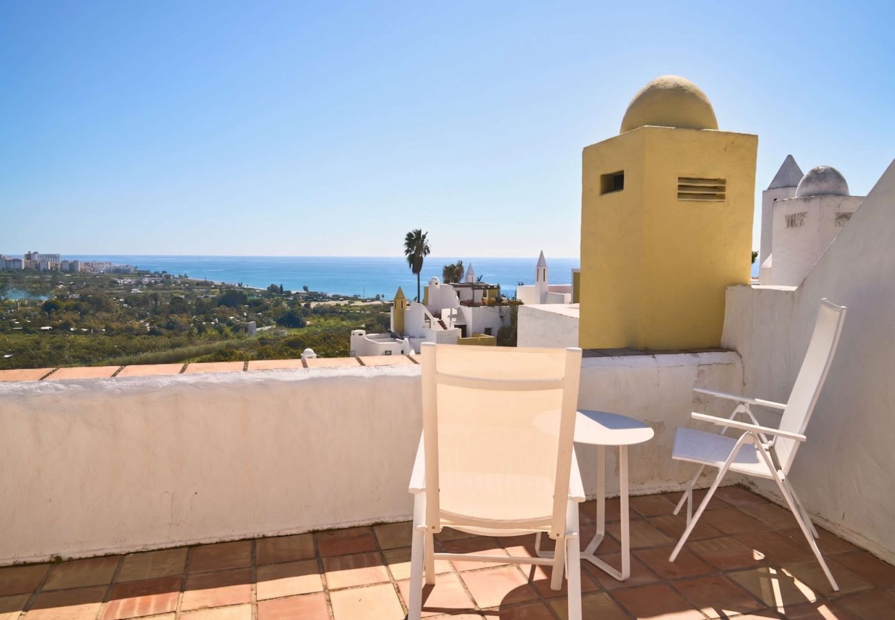 Casa adosada en Nerja - Casablanca 9: Dúplex con Terrazas en Varios Niveles, Vistas al Mar y Atardecer