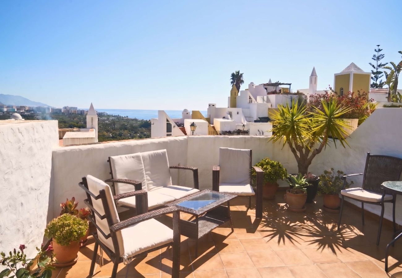 Casa adosada en Nerja - Casablanca 9: Dúplex con Terrazas en Varios Niveles, Vistas al Mar y Atardecer