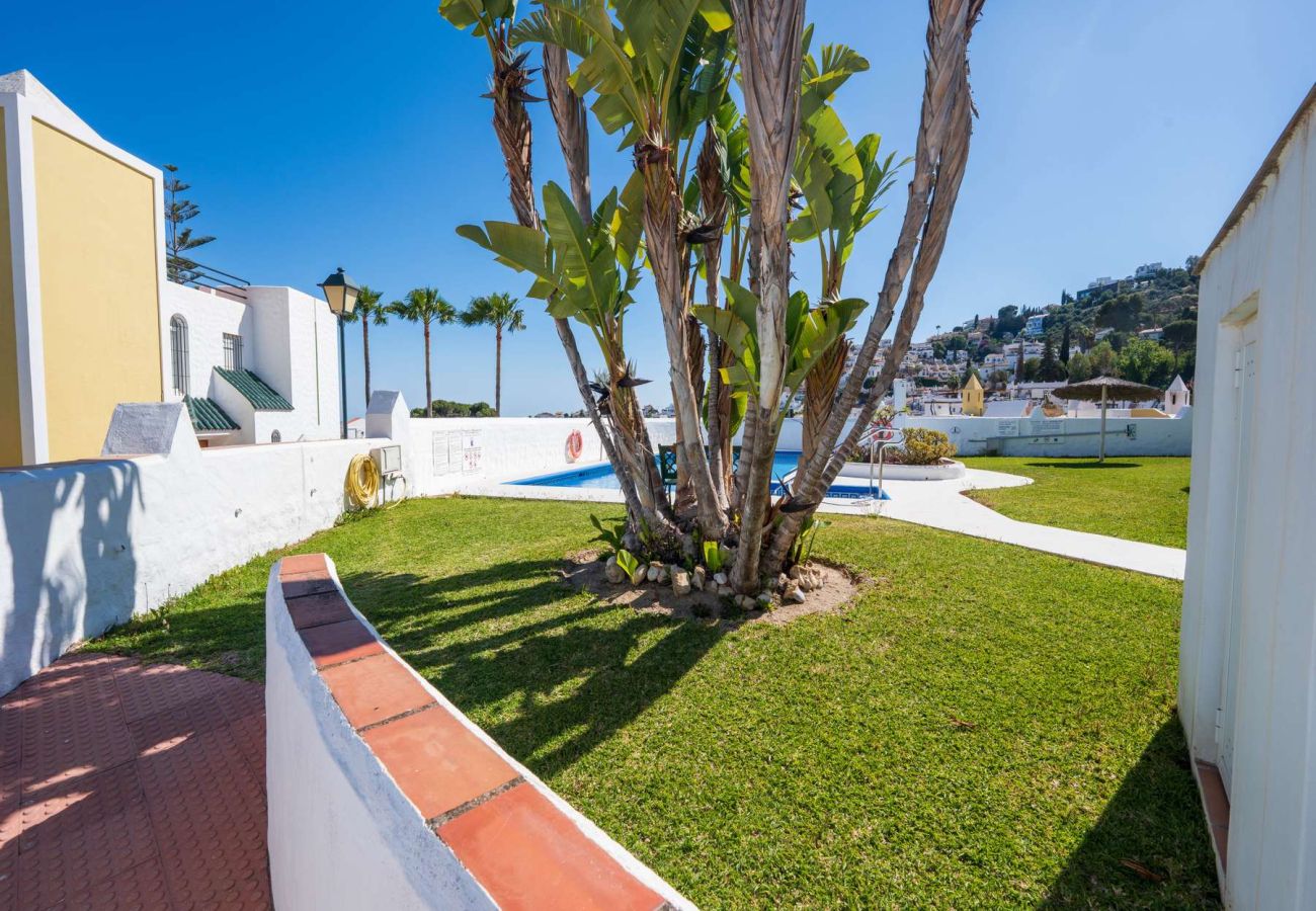 Casa adosada en Nerja - Casablanca 9: Dúplex con Terrazas en Varios Niveles, Vistas al Mar y Atardecer
