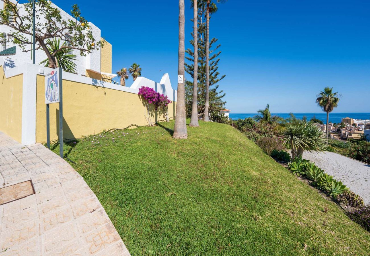 Casa adosada en Nerja - Casablanca 9: Dúplex con Terrazas en Varios Niveles, Vistas al Mar y Atardecer