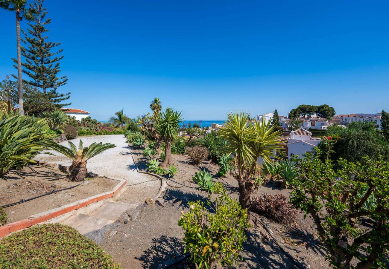 Casa adosada en Nerja - Casablanca 9: Dúplex con Terrazas en Varios Niveles, Vistas al Mar y Atardecer