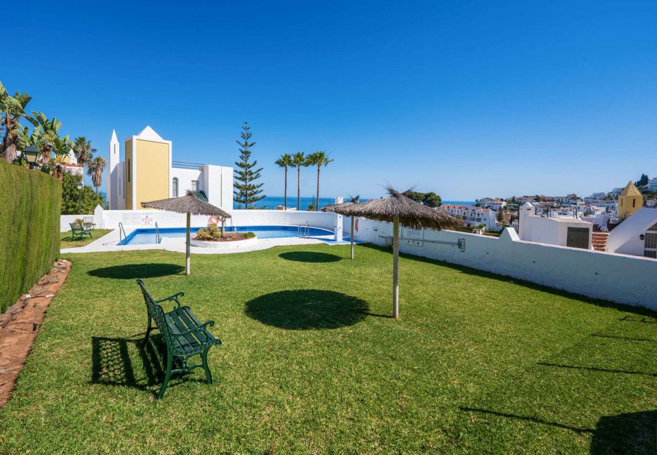 Casa adosada en Nerja - Casablanca 9: Dúplex con Terrazas en Varios Niveles, Vistas al Mar y Atardecer