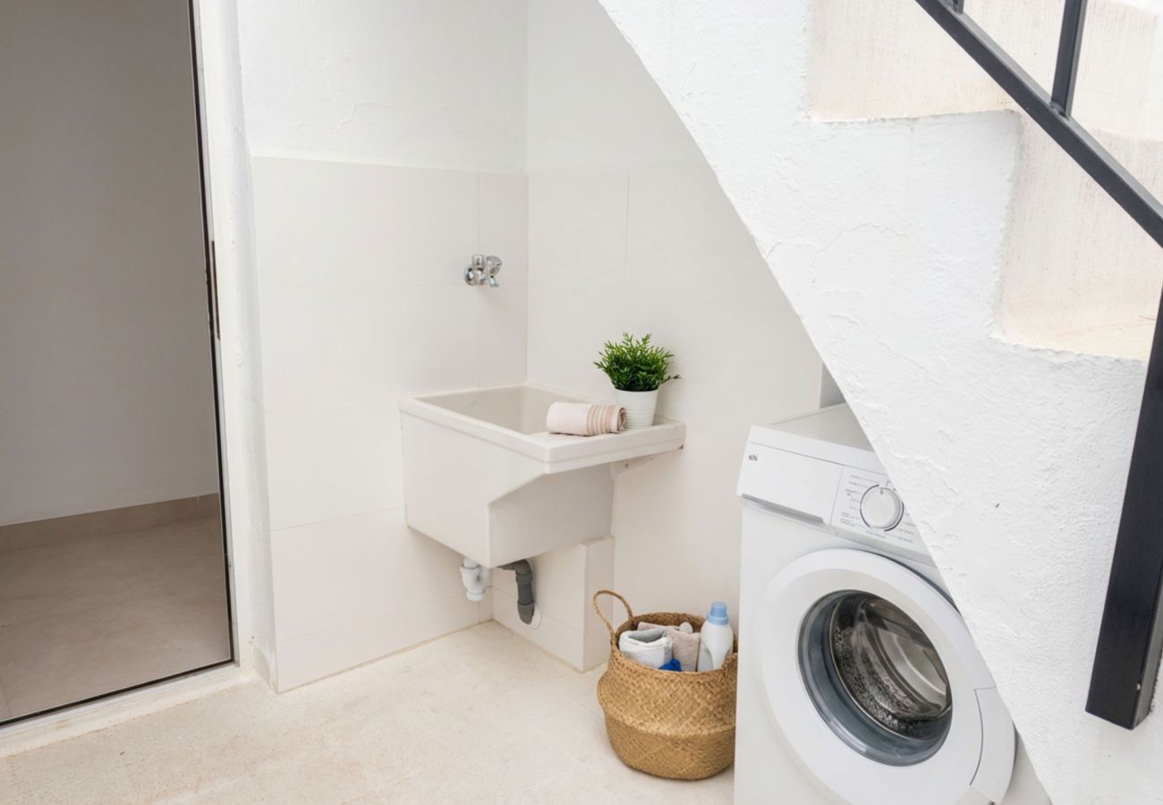 Casa adosada en Nerja - Casa Chica: Casa Vacacional con Azotea en Calle Cristo, Nerja