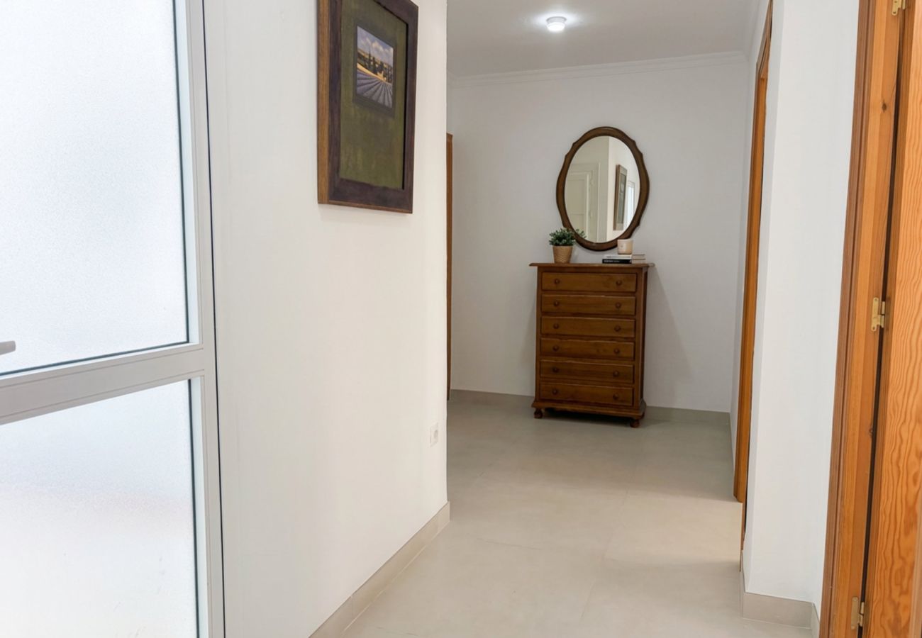 Casa adosada en Nerja - Casa Chica: Casa Vacacional con Azotea en Calle Cristo, Nerja