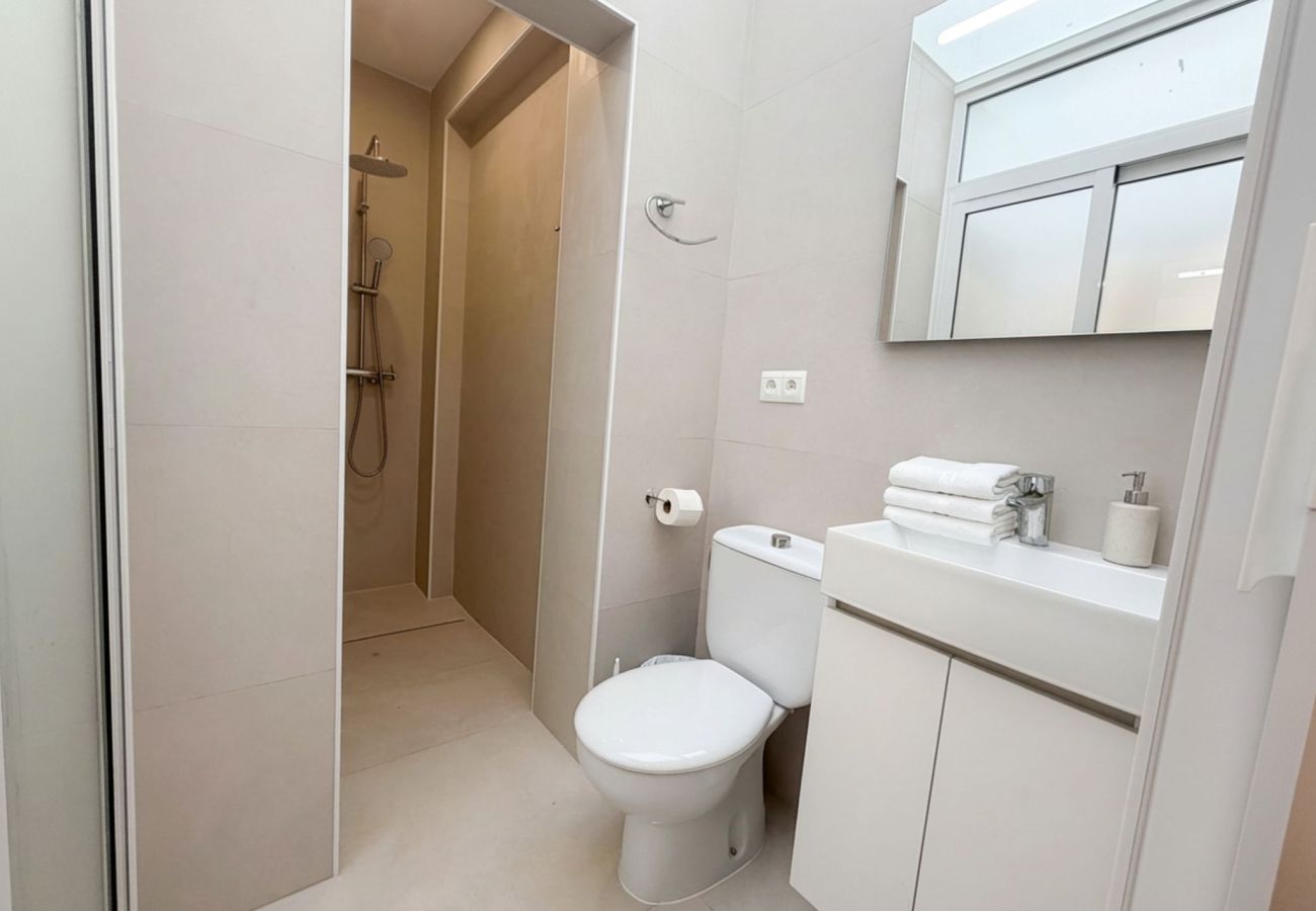 Casa adosada en Nerja - Casa Chica: Casa Vacacional con Azotea en Calle Cristo, Nerja