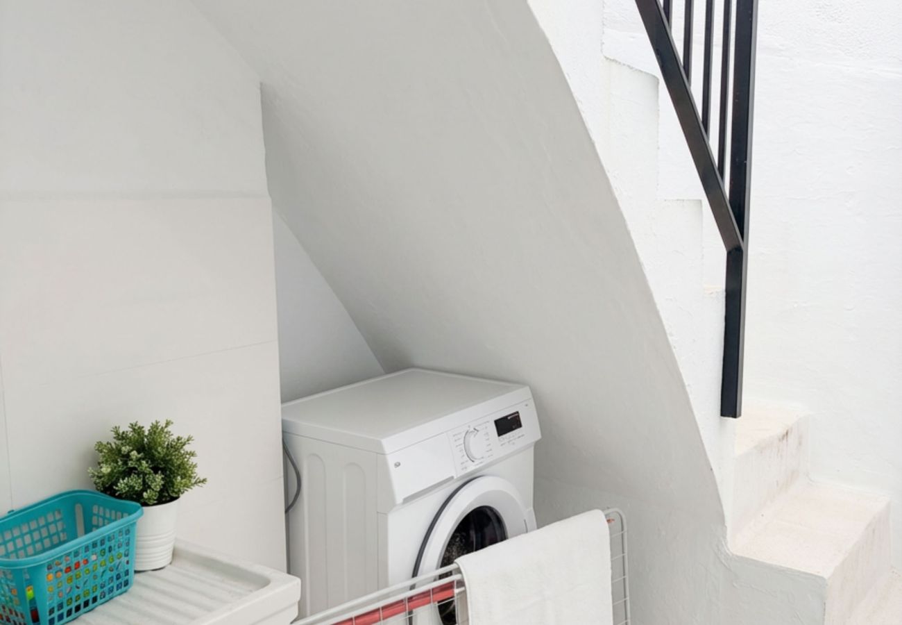 Casa adosada en Nerja - Casa Chica: Casa Vacacional con Azotea en Calle Cristo, Nerja