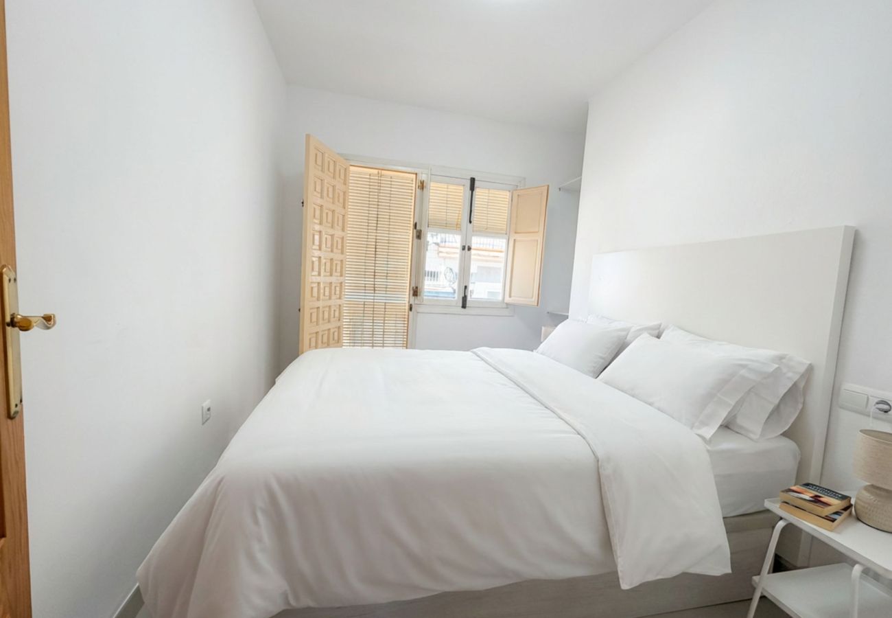 Casa adosada en Nerja - Casa Chica: Casa Vacacional con Azotea en Calle Cristo, Nerja