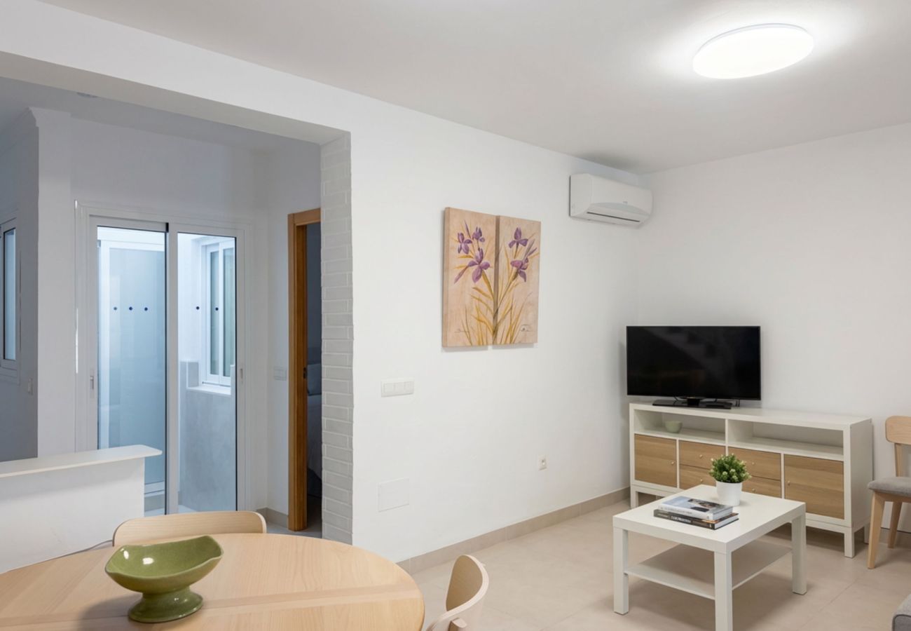 Casa adosada en Nerja - Casa Chica: Casa Vacacional con Azotea en Calle Cristo, Nerja