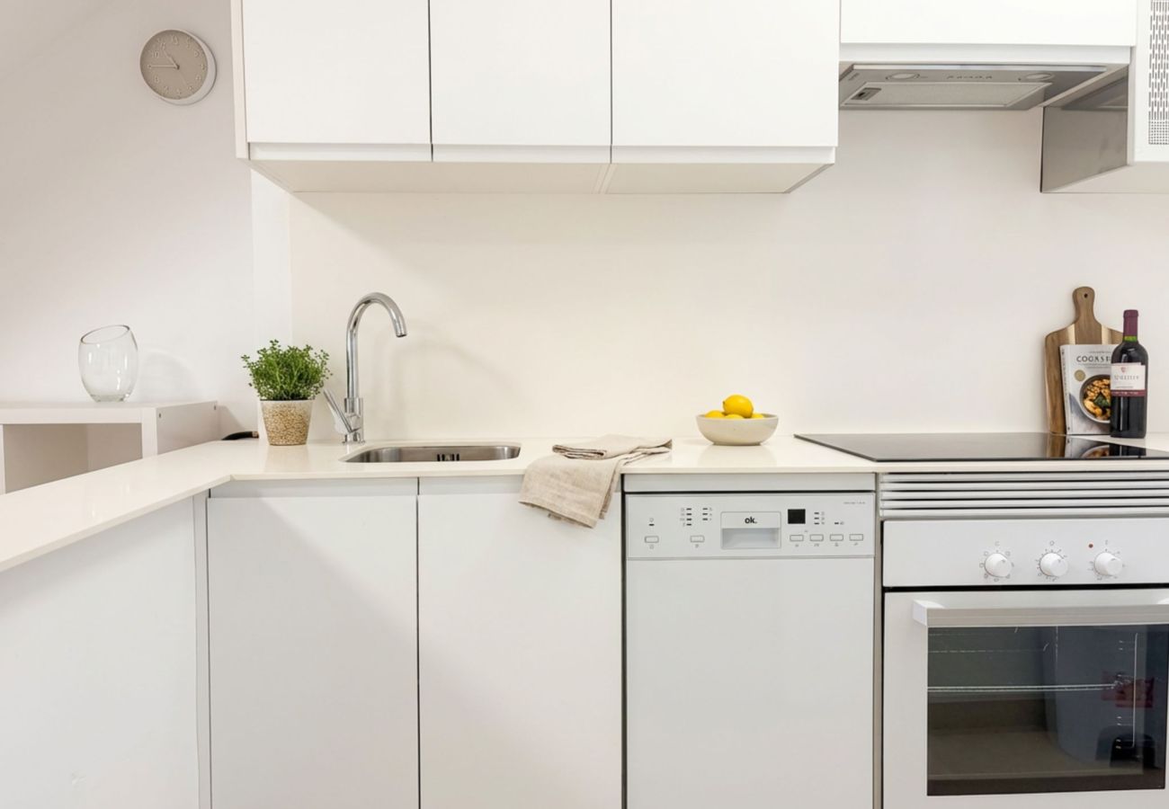 Casa adosada en Nerja - Casa Chica: Casa Vacacional con Azotea en Calle Cristo, Nerja