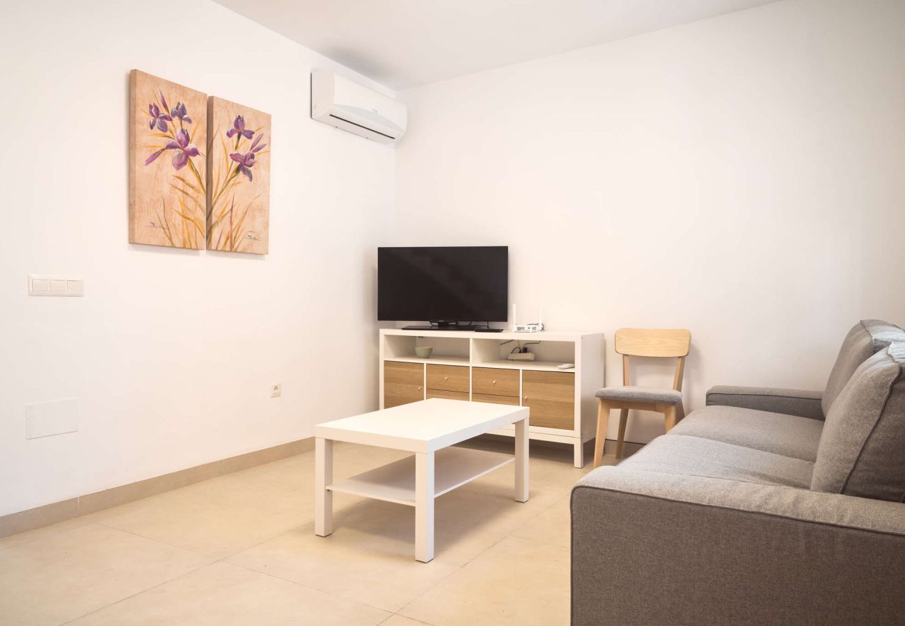 Casa adosada en Nerja - Casa Chica: Casa Vacacional con Azotea en Calle Cristo, Nerja