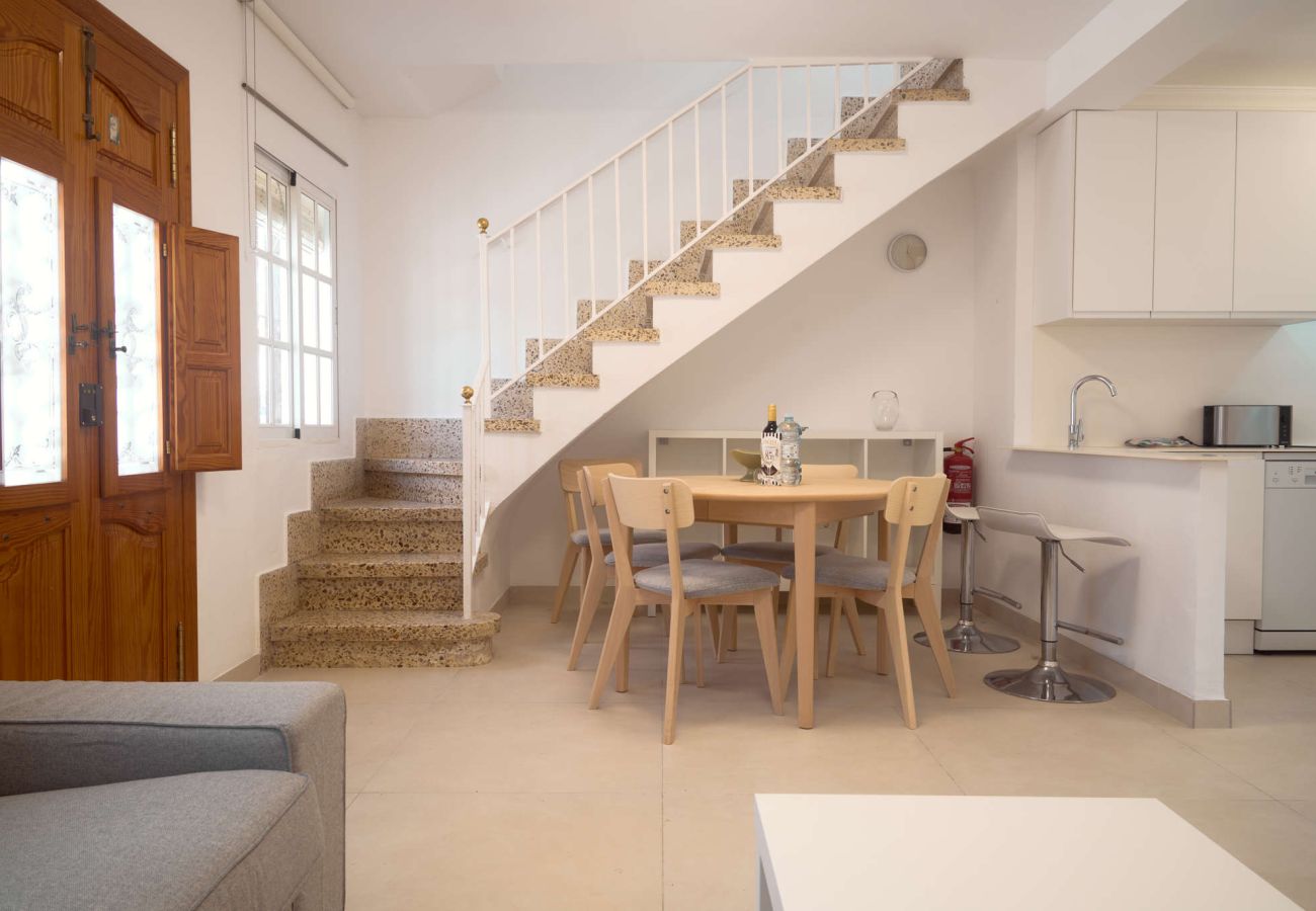 Casa adosada en Nerja - Casa Chica: Casa Vacacional con Azotea en Calle Cristo, Nerja