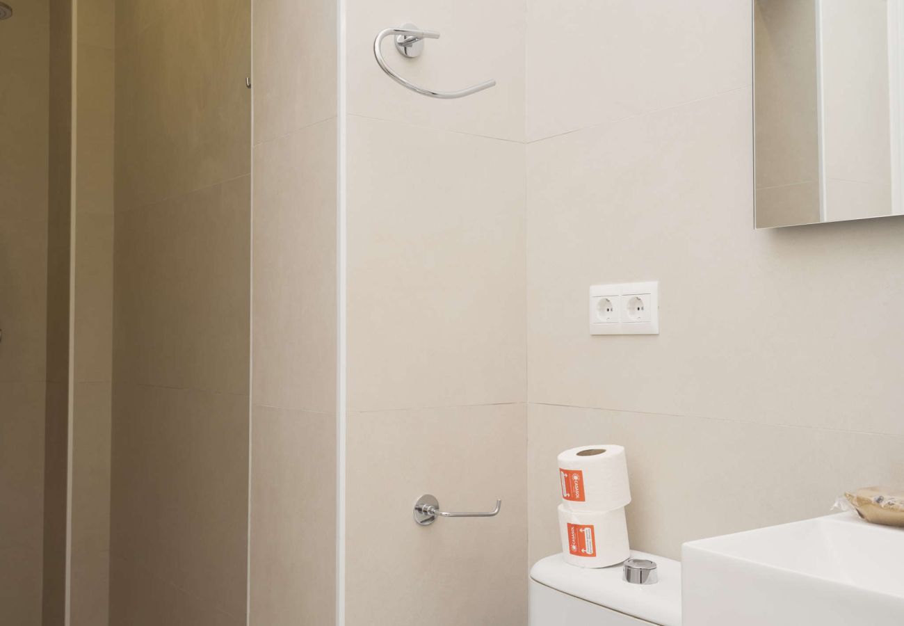 Casa adosada en Nerja - Casa Chica: Casa Vacacional con Azotea en Calle Cristo, Nerja