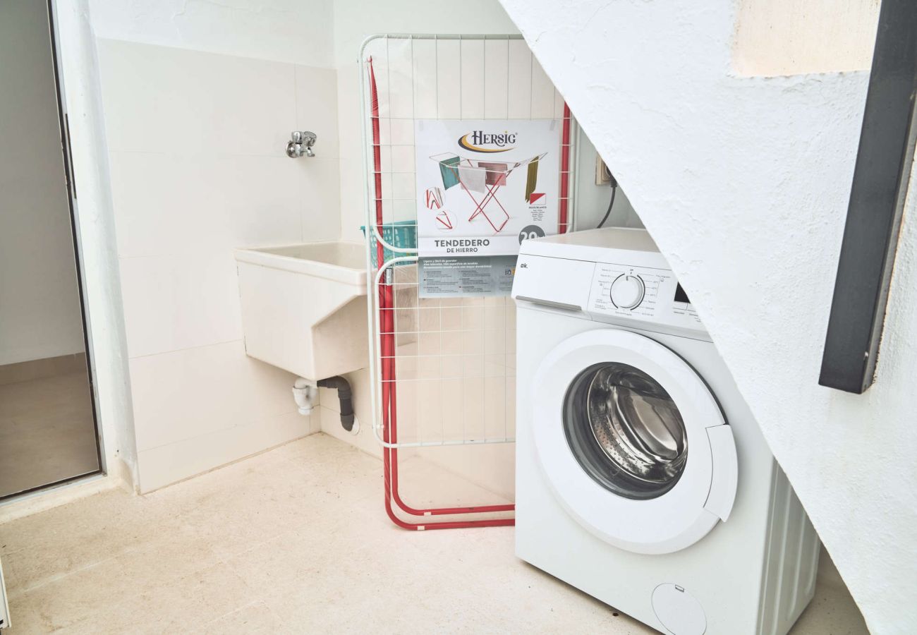 Casa adosada en Nerja - Casa Chica: Casa Vacacional con Azotea en Calle Cristo, Nerja