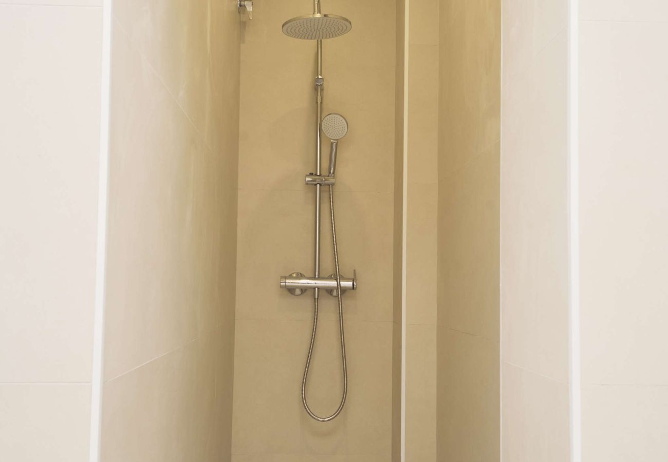 Casa adosada en Nerja - Casa Chica: Casa Vacacional con Azotea en Calle Cristo, Nerja