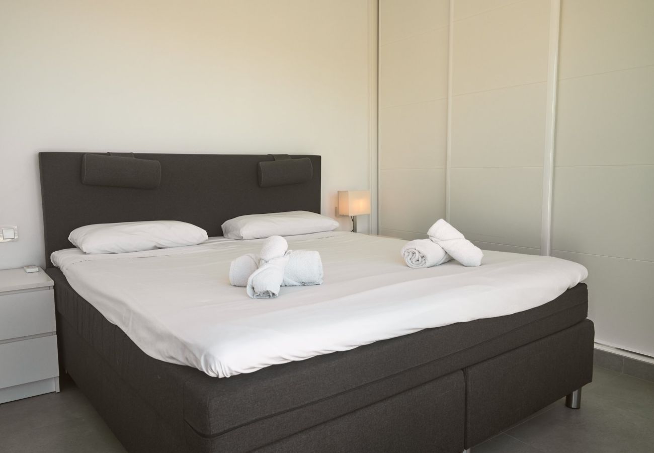 Apartamento en Nerja - Penthouse Balcón del Mar D4: 3 Terrazas y Piscina Climatizada