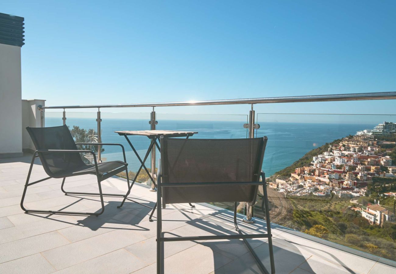 Apartamento en Nerja - Penthouse Balcón del Mar D4: 3 Terrazas y Piscina Climatizada