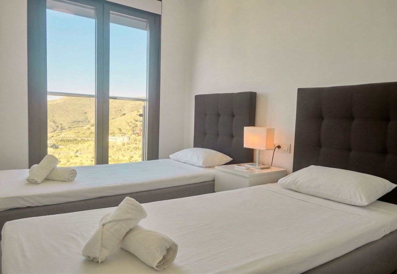 Apartamento en Nerja - Penthouse Balcon del Mar D4: 3 Terrazas y Piscina Climatizada en Nerja