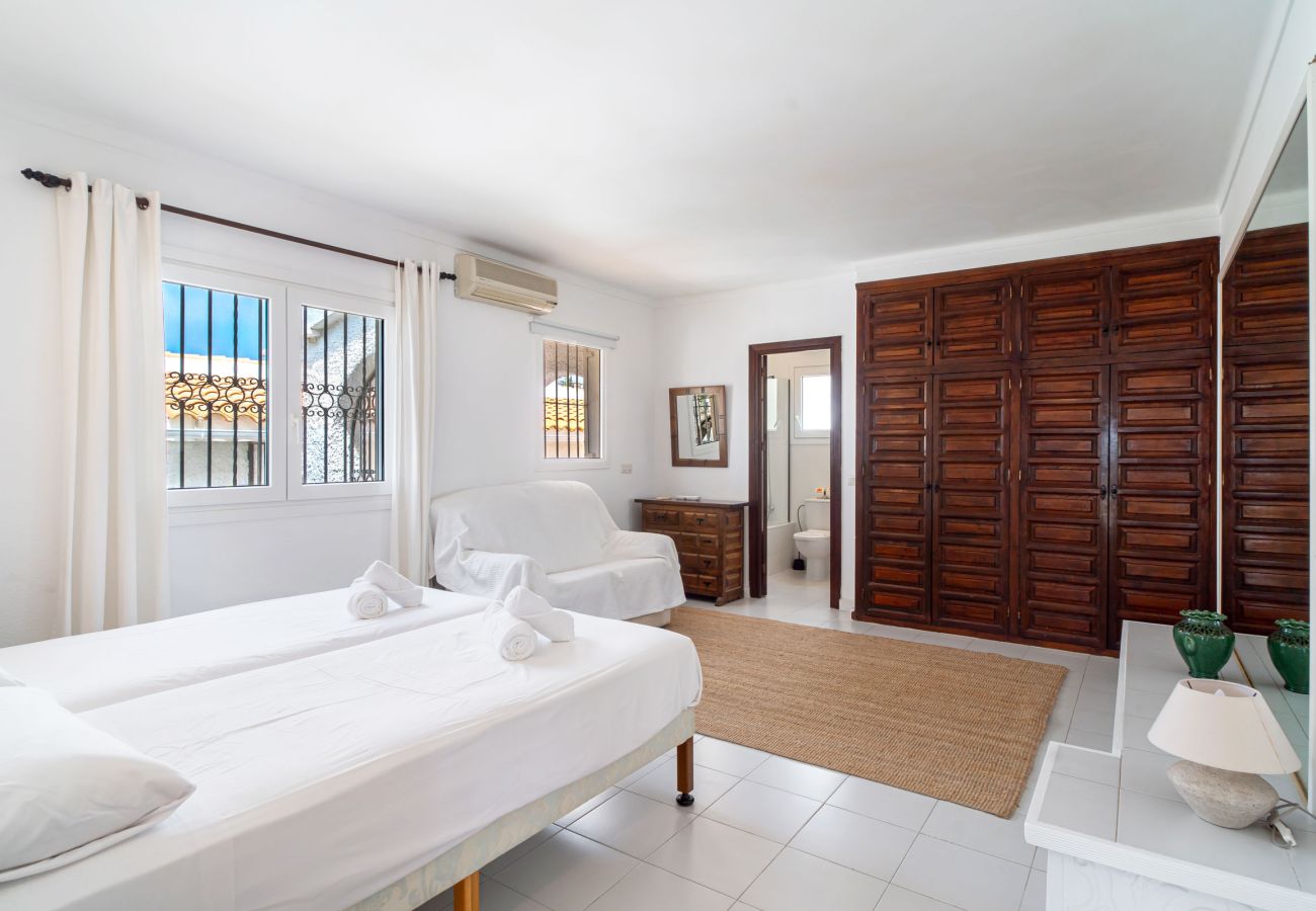 Villa en Nerja - Villa La Casita: Villa con Piscina Privada en Fuente del Badén, Nerja