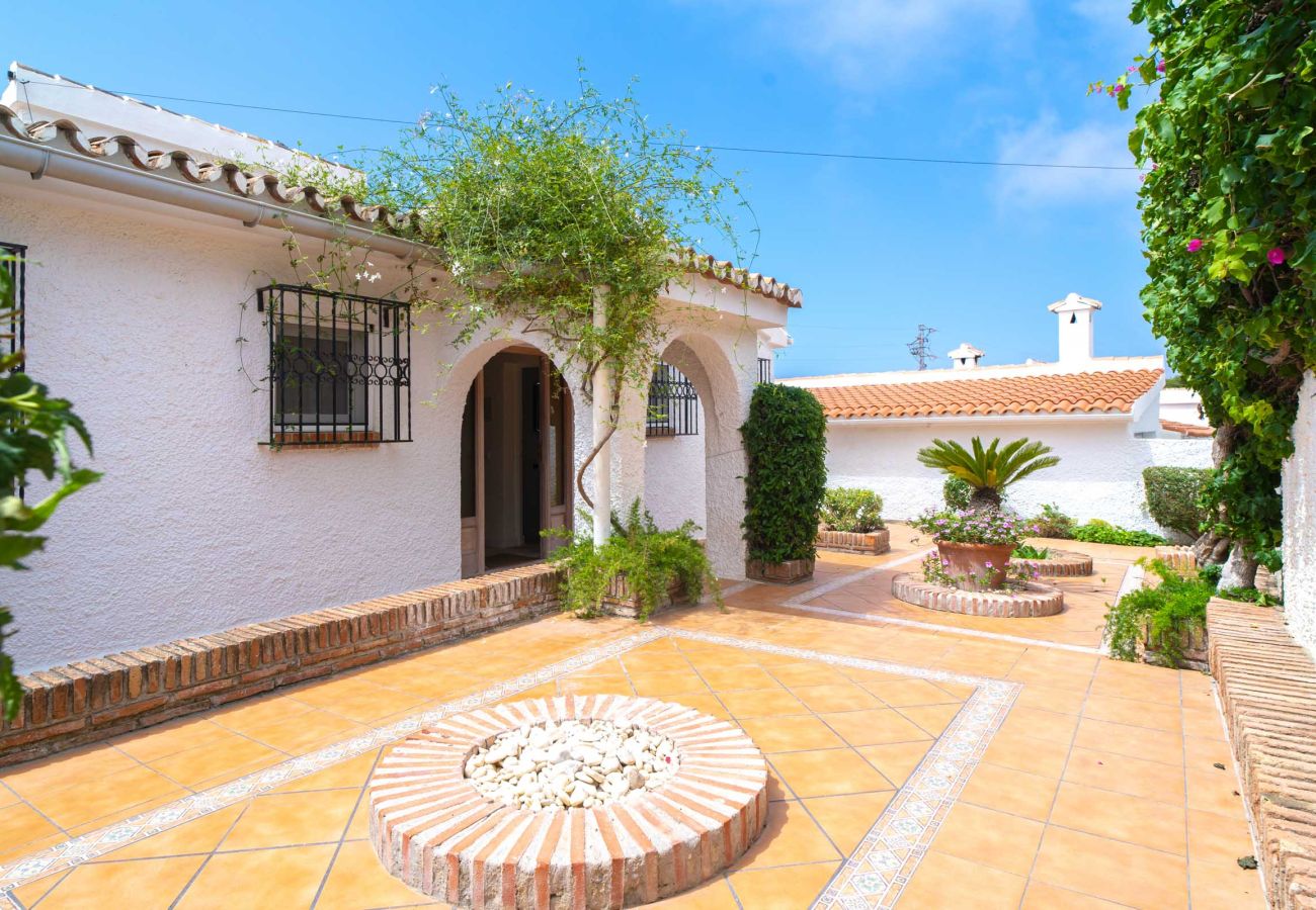 Villa en Nerja - Villa La Casita: Villa con Piscina Privada en Fuente del Badén, Nerja