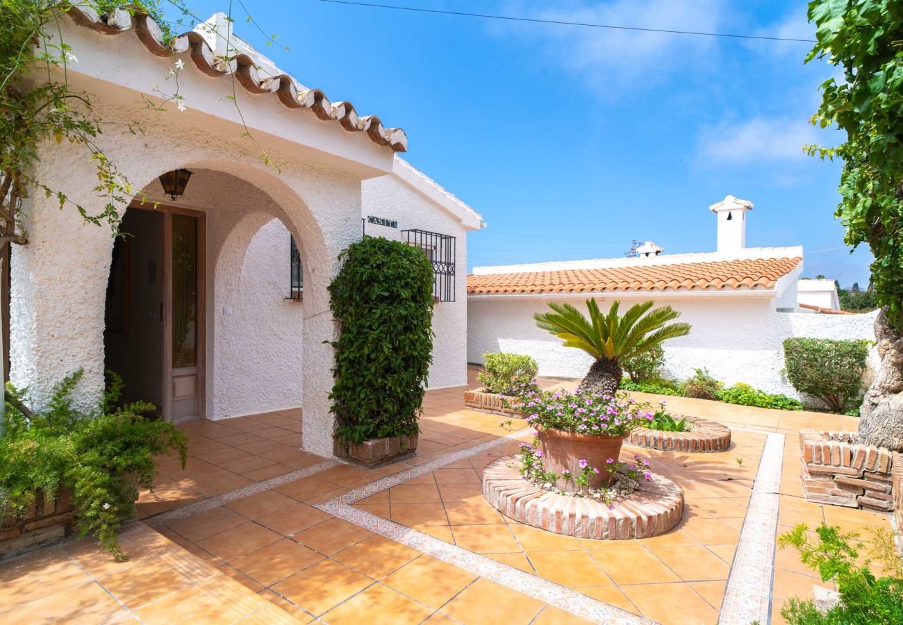 Villa en Nerja - Villa La Casita: Villa con Piscina Privada en Fuente del Badén, Nerja