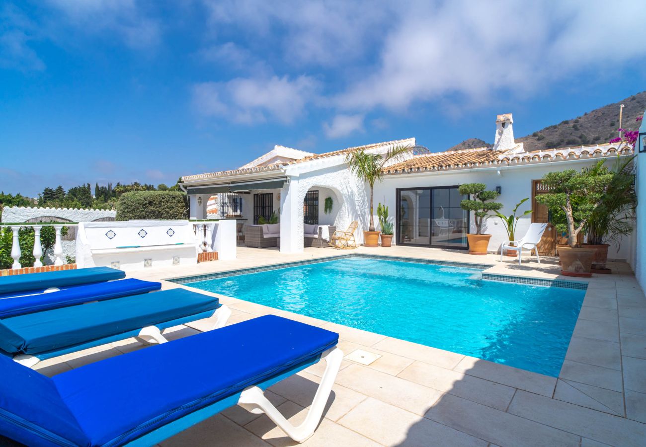 Villa en Nerja - Villa La Casita: Villa con Piscina Privada en Fuente del Badén, Nerja