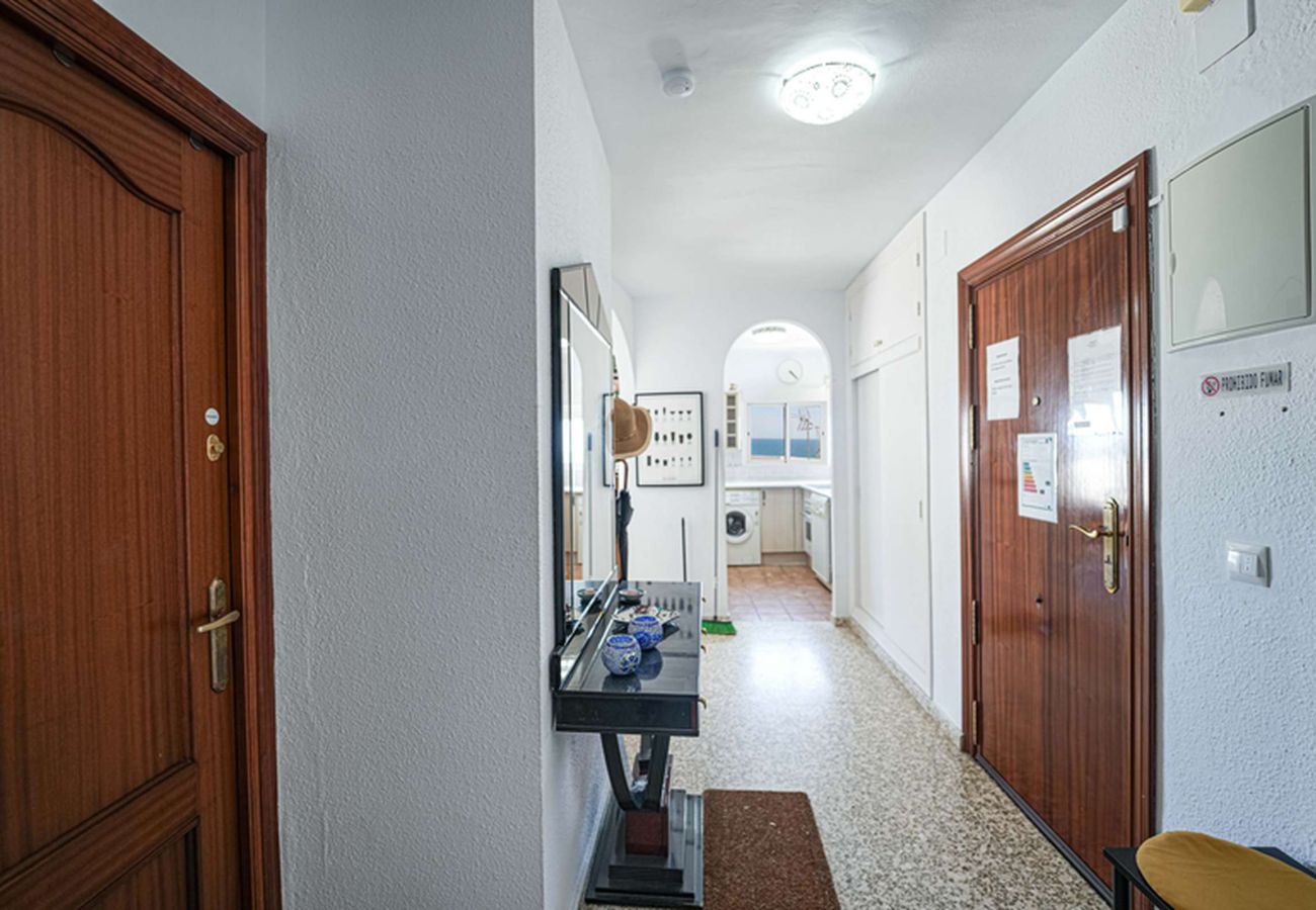 Apartamento en Nerja - Albaida II 2B: Apartamento con Orientación Sur y Vistas al Mar, Playa Torrecilla Nerja