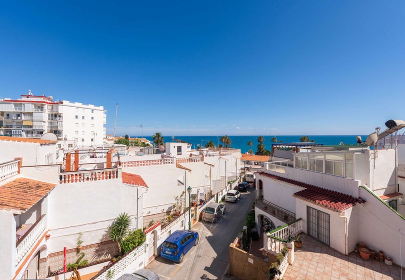 Vistas al mar desde el balcón orientado al sur, Albaida II 2B Playa Torrecilla Nerja