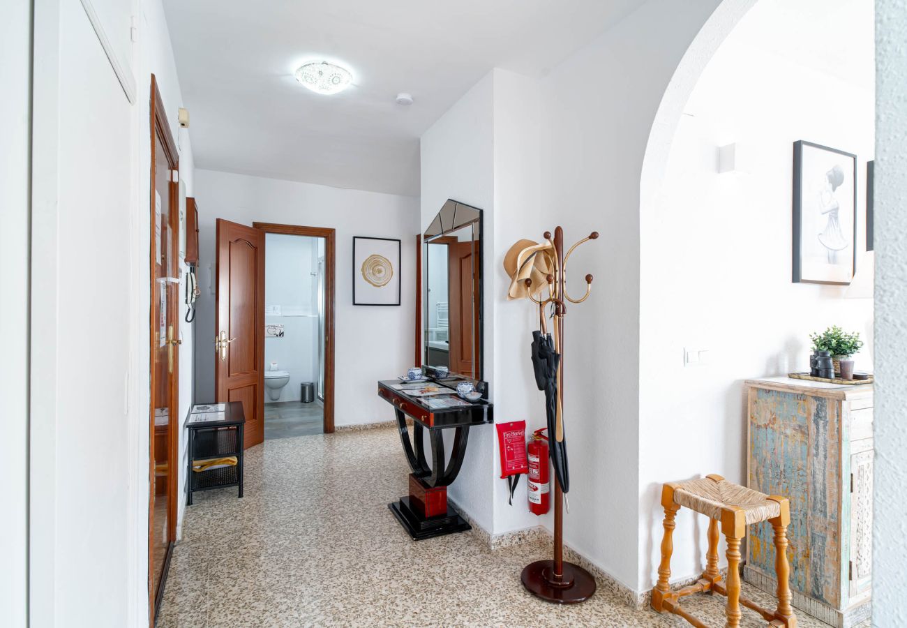 Apartamento en Nerja - Albaida II 2B: Apartamento con Orientación Sur y Vistas al Mar, Playa Torrecilla Nerja