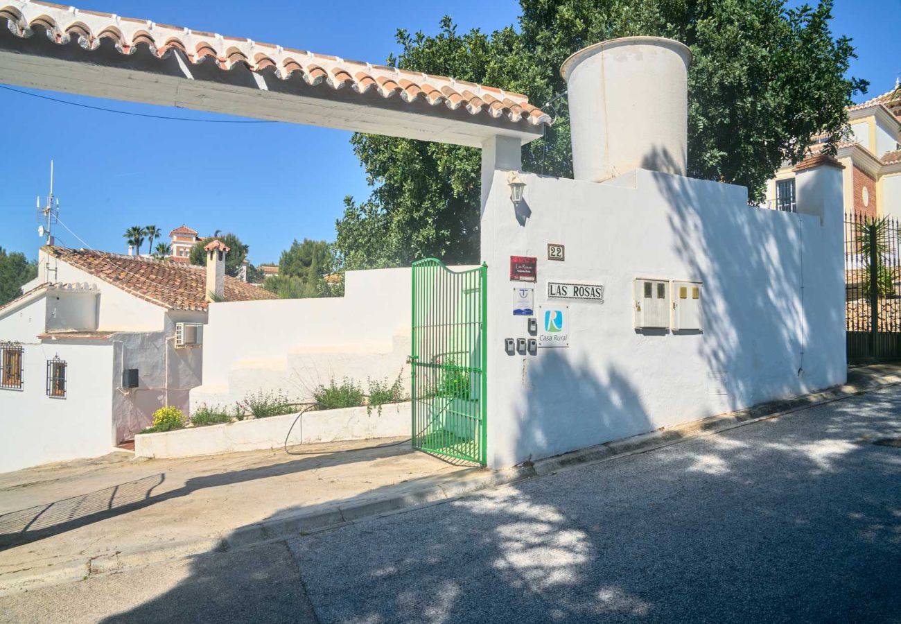 Casa rural en Frigiliana - Las Rosas 5 y 6 - Alojamiento Rural para 6 Personas entre Nerja y Frigiliana