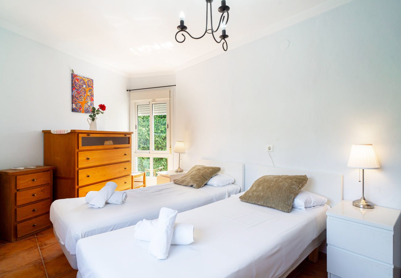 Apartamento en Nerja - Tahití 2 7: Apartamento Familiar para 4 Personas en Playa Burriana Nerja