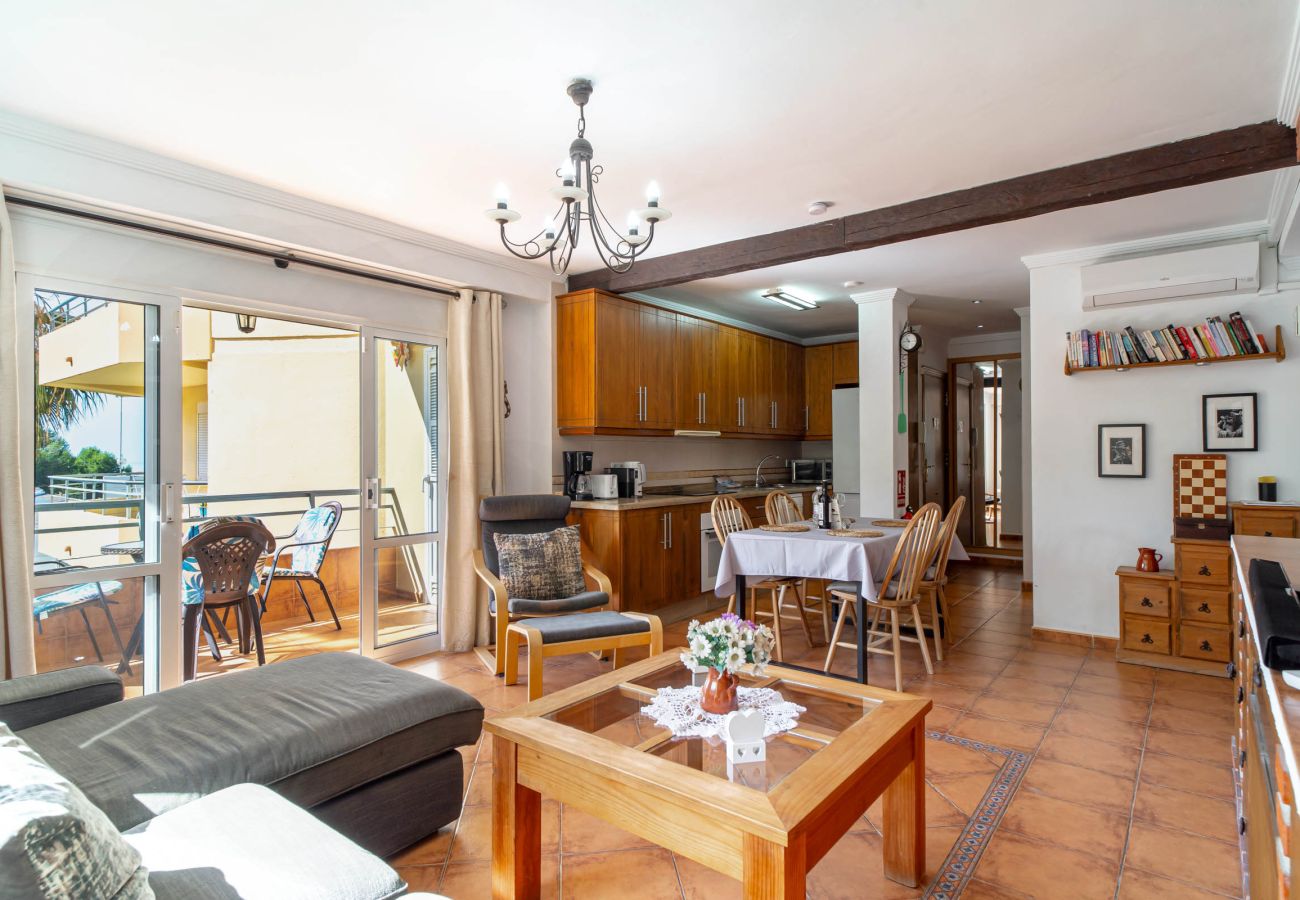 Apartamento en Nerja - Tahití 2 7: Apartamento Familiar para 4 Personas en Playa Burriana Nerja