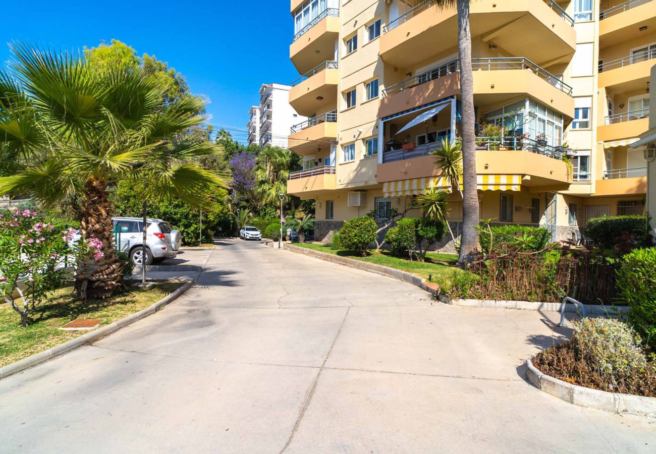 Apartamento en Nerja - Tahití 2 7: Apartamento Familiar para 4 Personas en Playa Burriana Nerja