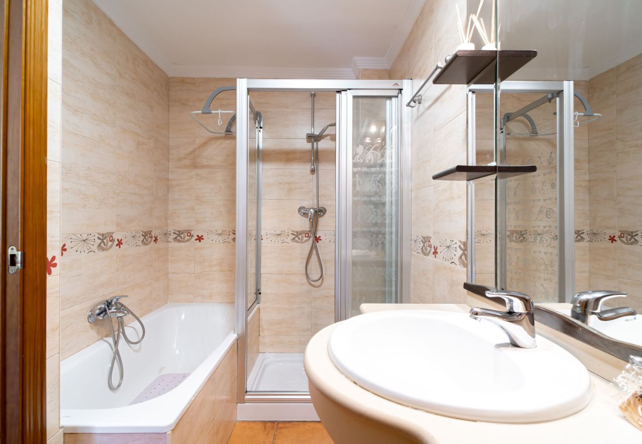 Apartamento en Nerja - Tahití 2 7: Apartamento Familiar para 4 Personas en Playa Burriana Nerja