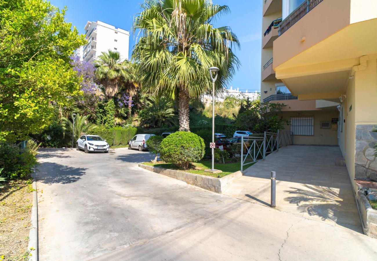 Apartamento en Nerja - Tahití 2 7: Apartamento Familiar para 4 Personas en Playa Burriana Nerja