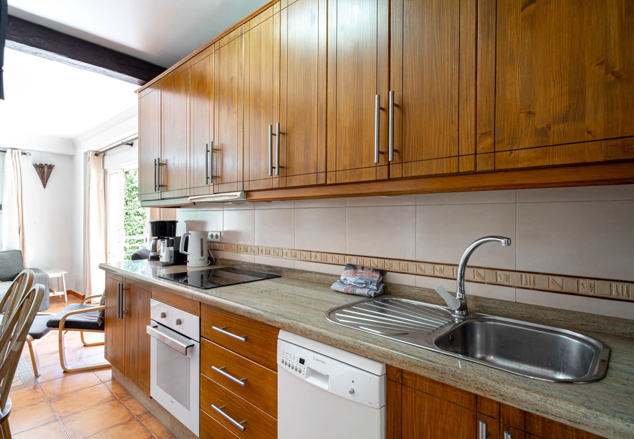 Apartamento en Nerja - Tahití 2 7: Apartamento Familiar para 4 Personas en Playa Burriana Nerja