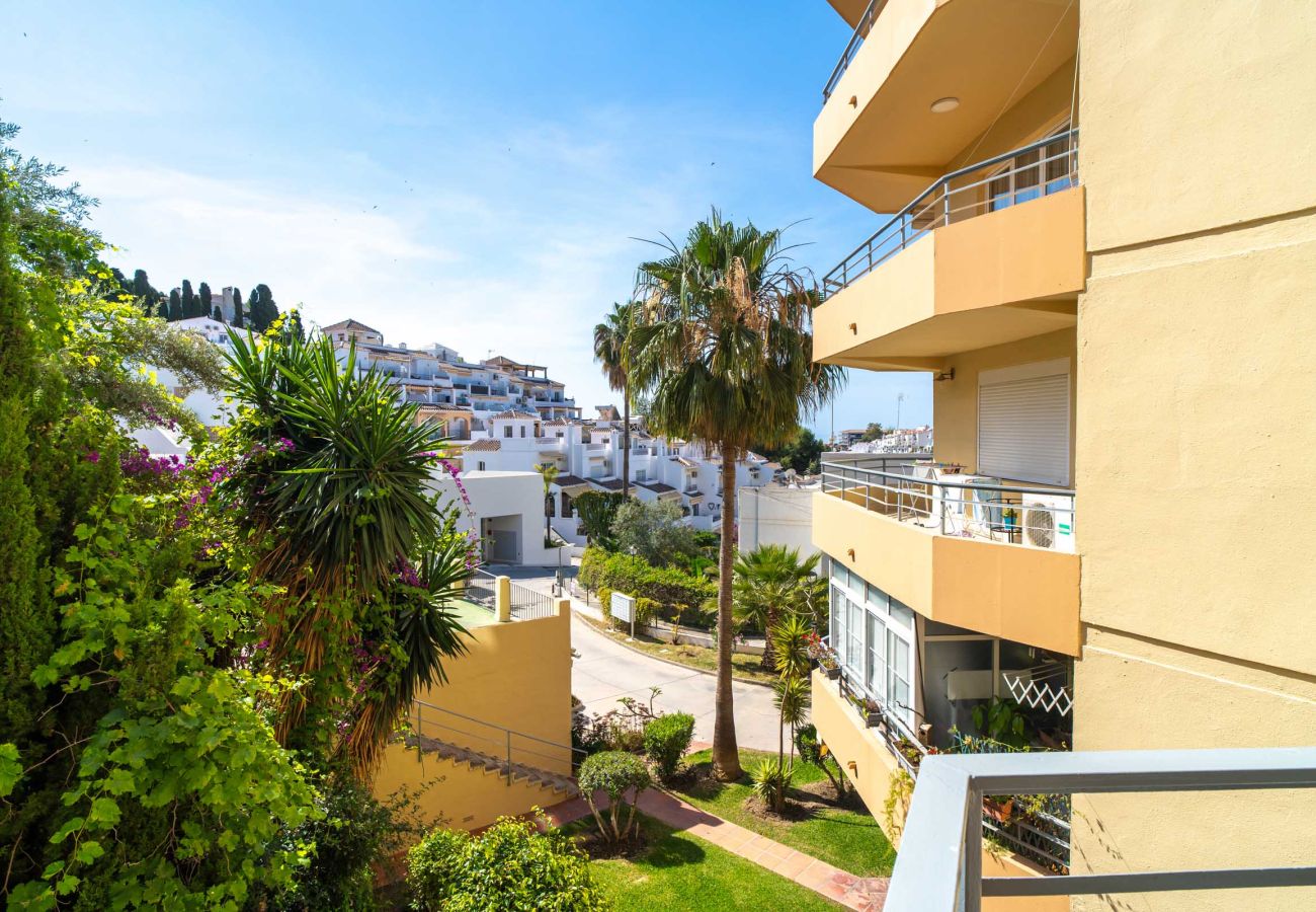 Apartamento en Nerja - Tahití 2 7: Apartamento Familiar para 4 Personas en Playa Burriana Nerja