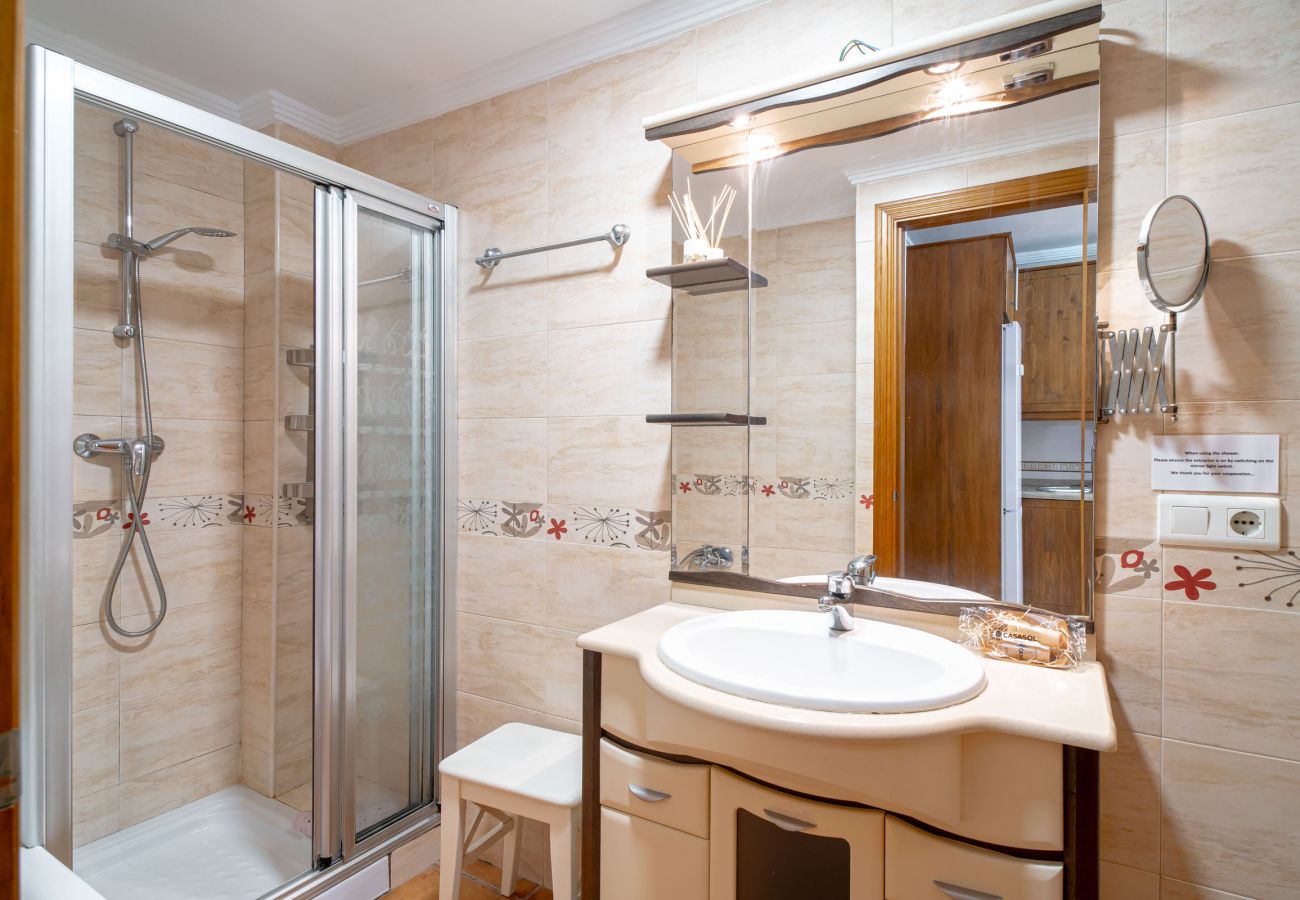 Apartamento en Nerja - Tahití 2 7: Apartamento Familiar para 4 Personas en Playa Burriana Nerja