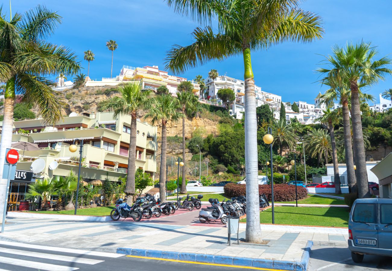 Apartamento en Nerja - Tahití 2 7: Apartamento Familiar para 4 Personas en Playa Burriana Nerja