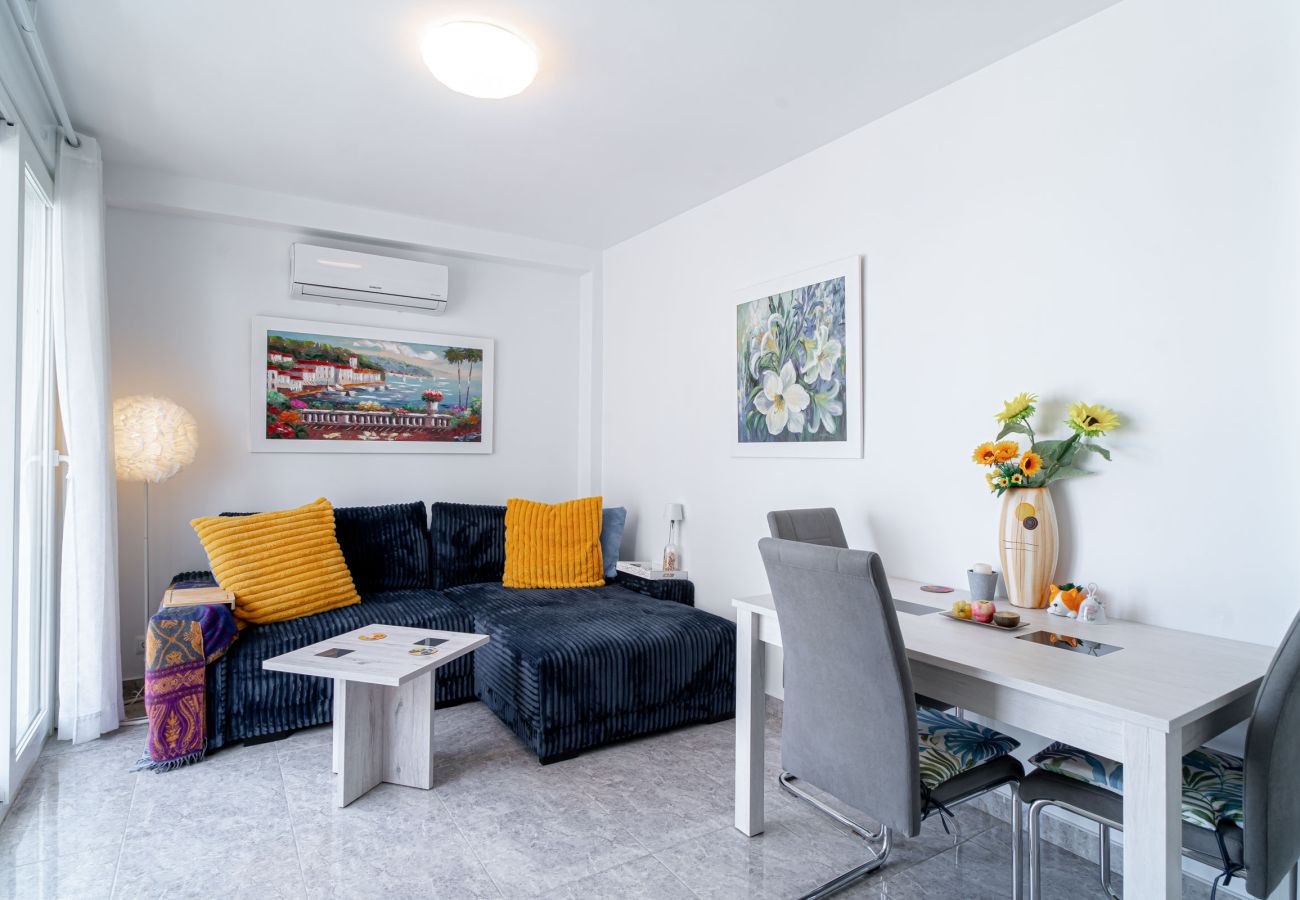 Apartamento en Nerja - Chaparil Seaview - Apartamento para Parejas junto a Playa Torrecilla