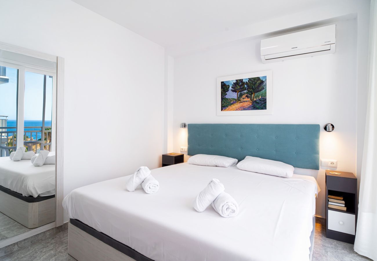 Apartamento en Nerja - Chaparil Seaview - Apartamento para Parejas junto a Playa Torrecilla