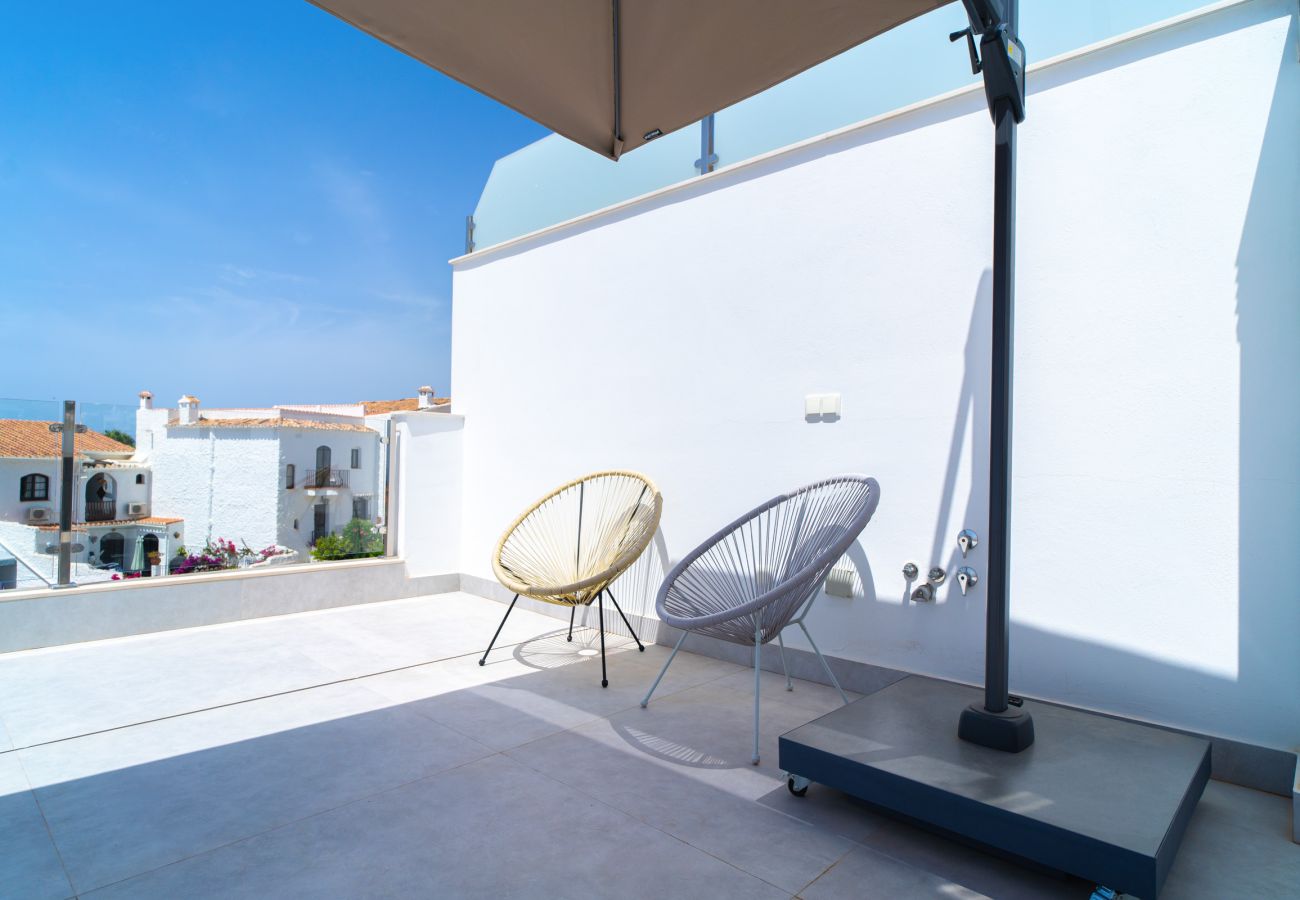 Villa en Nerja - Casa Mezcal - Villa para 4 Personas con Piscina Privada y Jacuzzi en Nerja