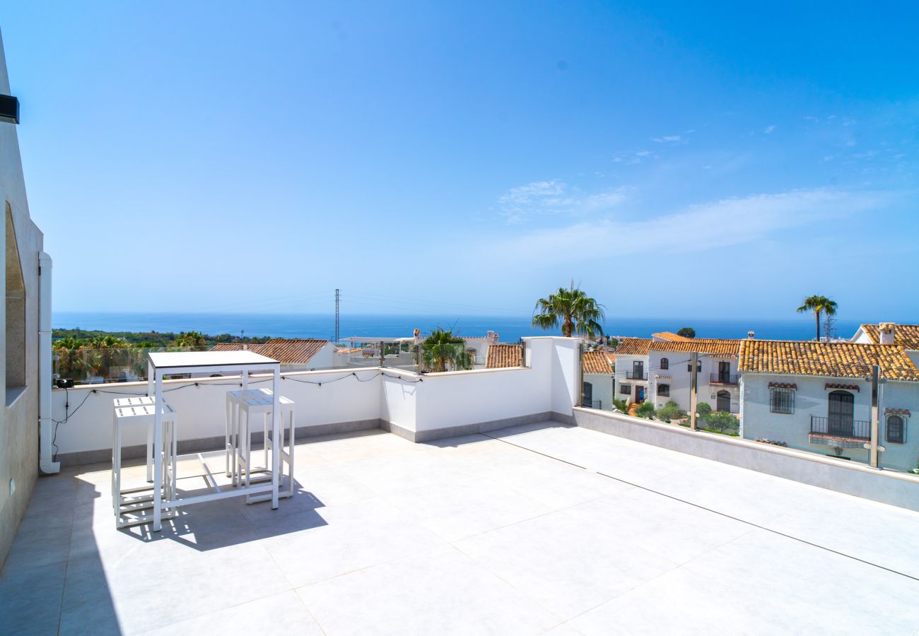Villa en Nerja - Casa Mezcal - Villa para 4 Personas con Piscina Privada y Jacuzzi en Nerja