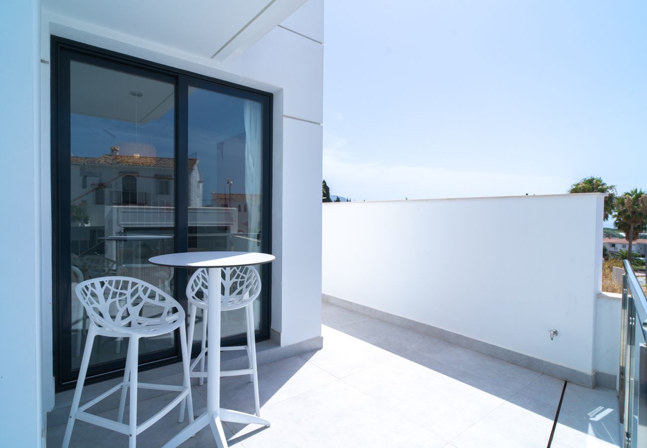 Villa en Nerja - Casa Mezcal - Villa para 4 Personas con Piscina Privada y Jacuzzi en Nerja