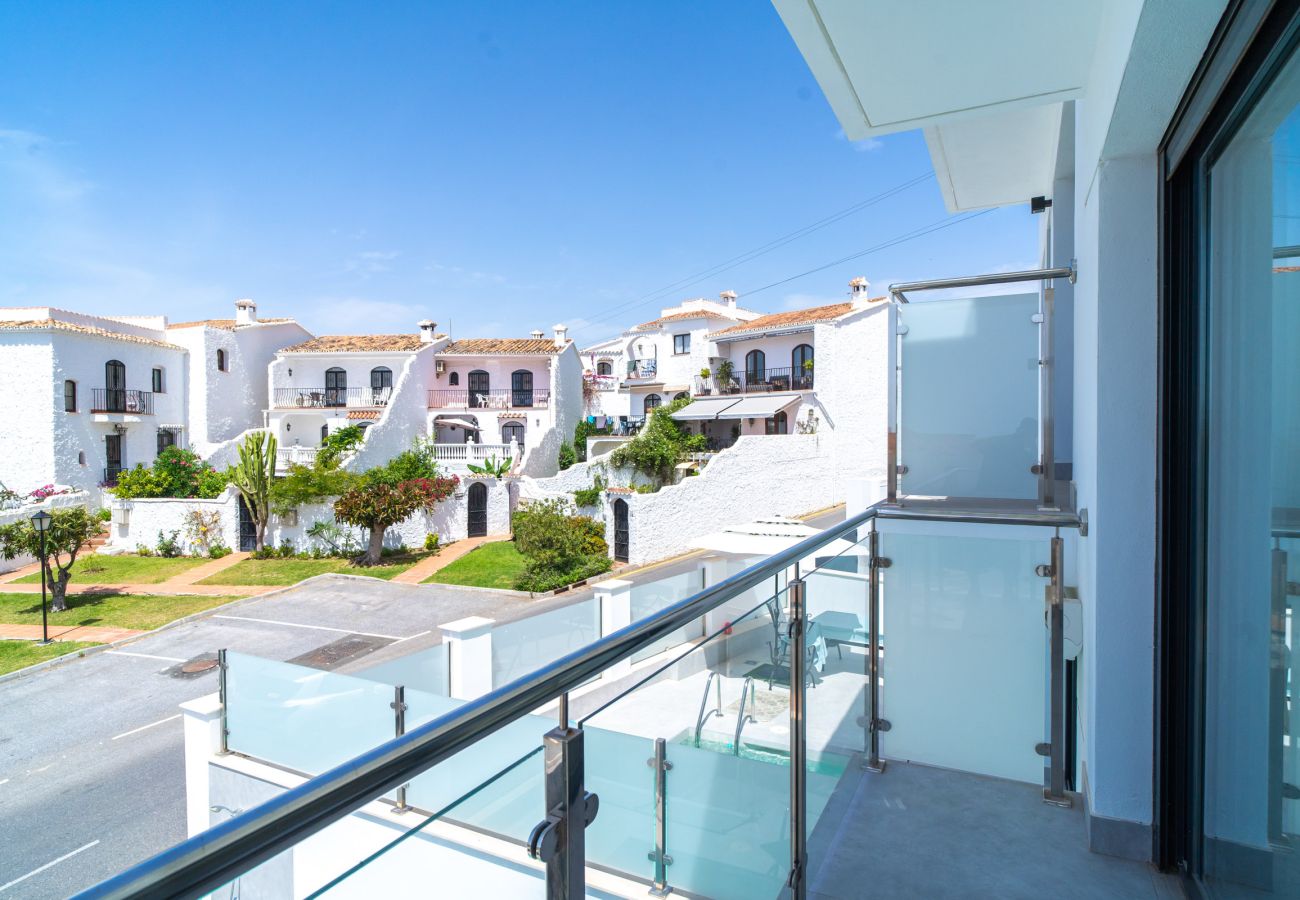 Villa en Nerja - Casa Mezcal - Villa para 4 Personas con Piscina Privada y Jacuzzi en Nerja