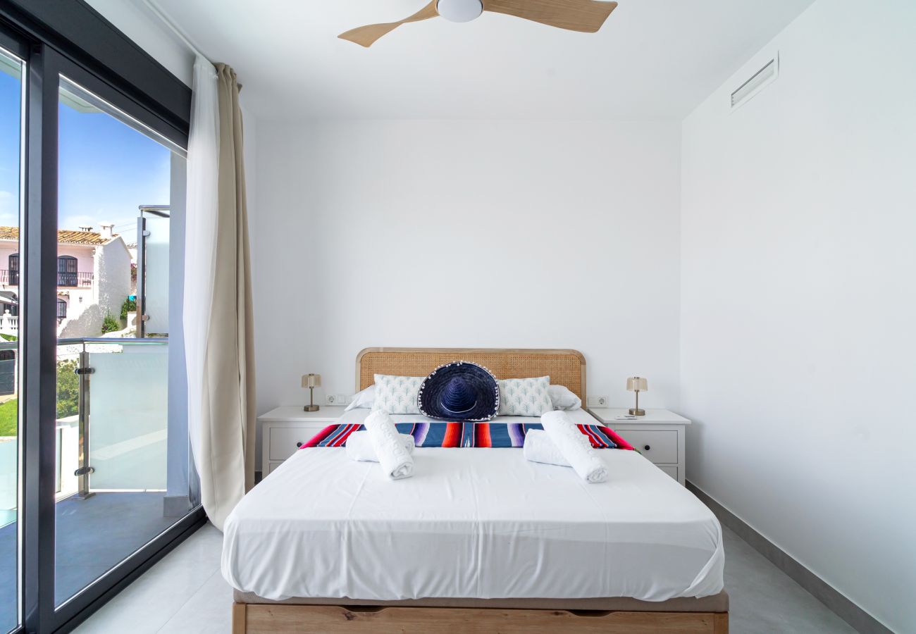 Villa en Nerja - Casa Mezcal - Villa para 4 Personas con Piscina Privada y Jacuzzi en Nerja