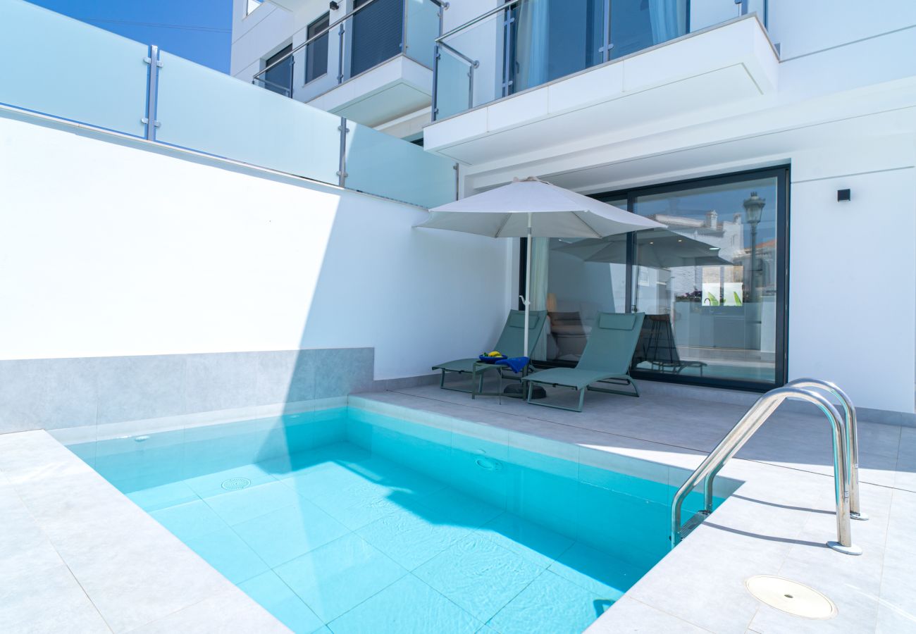 Villa en Nerja - Casa Mezcal - Villa para 4 Personas con Piscina Privada y Jacuzzi en Nerja